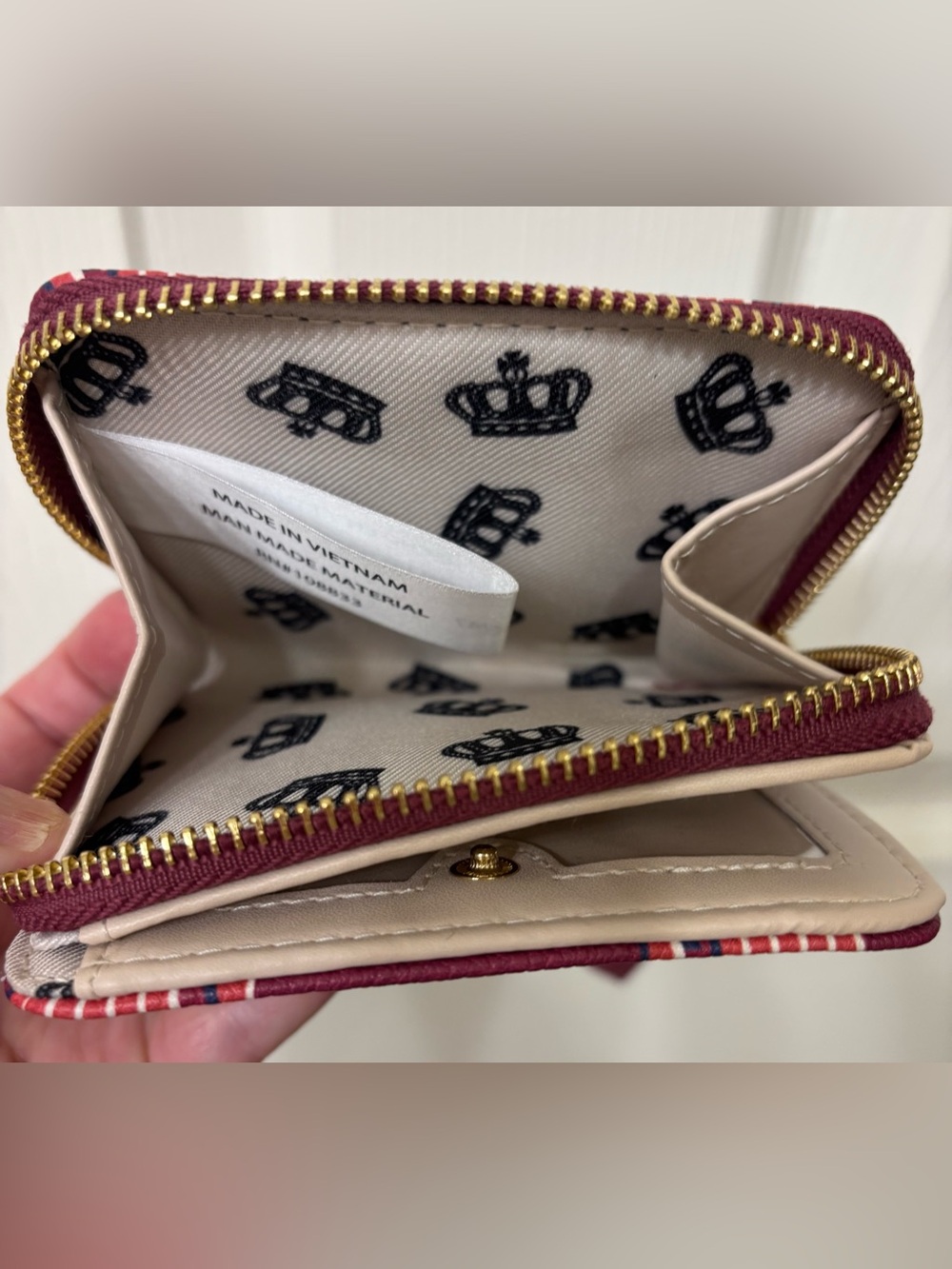 Juicy Couture mulberry zip-around wallet - Picture 4 of 5
